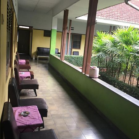 Oyo Life 1708 Hotel Budi Famili 1 Syariah Ciamis Dış mekan fotoğraf