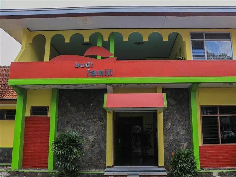 Oyo Life 1708 Hotel Budi Famili 1 Syariah Ciamis Dış mekan fotoğraf