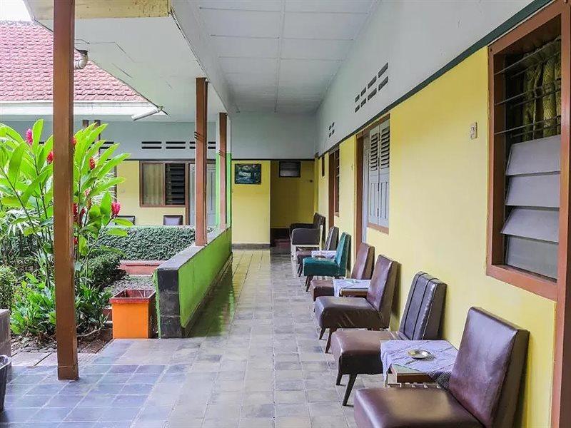 Oyo Life 1708 Hotel Budi Famili 1 Syariah Ciamis Dış mekan fotoğraf